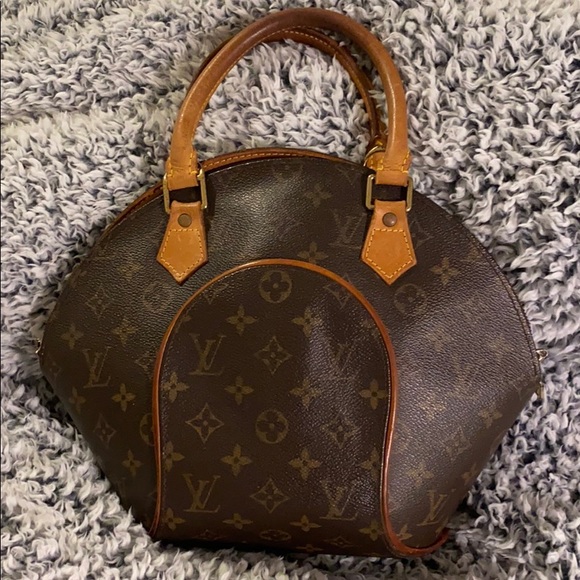 Authentic Eclipse PM Monogram Louis Vuitton - Picture 3 of 15